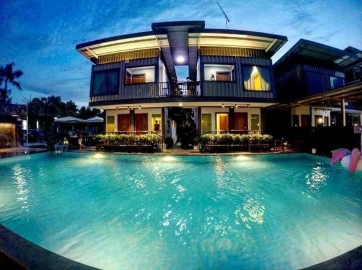 Kluang Container Swimming Pool Hotel Exterior foto