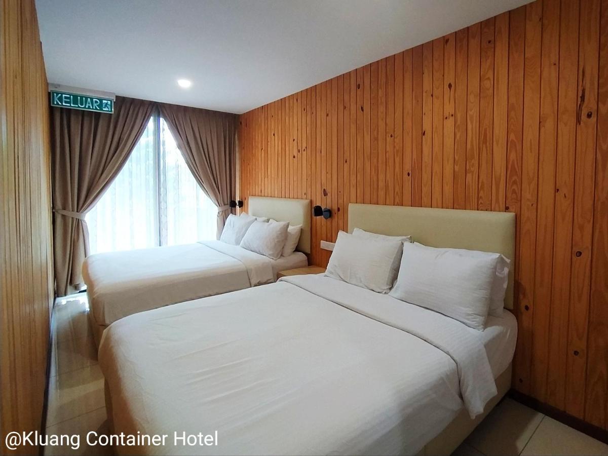 Kluang Container Swimming Pool Hotel Exterior foto